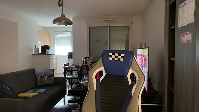 Snapshot of Funnyjul31 chatting on 03/18/25, 05:31 Funnyjul31 online show from 03/18/25, 05:31