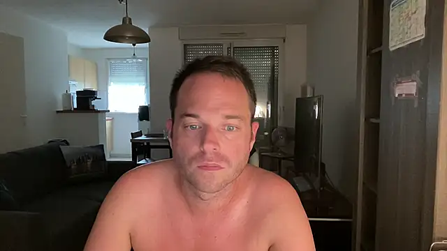 Snapshot of Funnyjul31 chatting on 09/15/25, 03:45 Funnyjul31 online show from 09/15/25, 03:45