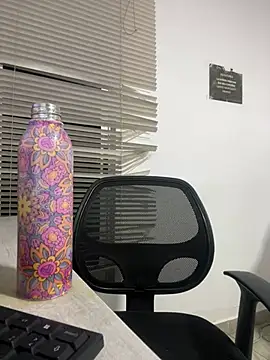 Snapshot of my_cam chatting on 02/15/25, 11:14 my cam online show from 02/15/25, 11:14