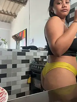 Snapshot of my_cam chatting on 03/07/25, 05:06 my cam online show from 03/07/25, 05:06