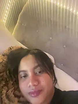 Snapshot of my_cam chatting on 03/20/25, 03:45 my cam online show from 03/20/25, 03:45