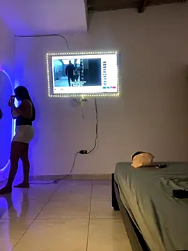 Snapshot of my_cam chatting on 10/25/25, 07:08 my cam online show from 10/25/25, 07:08