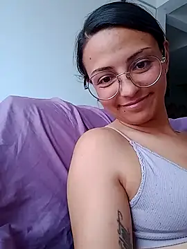 Snapshot of bri_ali chatting on 02/06/25, 10:21 bri ali online show from 02/06/25, 10:21