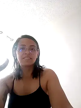 Snapshot of bri_ali chatting on 02/10/25, 01:55 bri ali online show from 02/10/25, 01:55