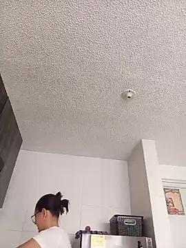 Snapshot of bri_ali chatting on 02/15/25, 01:27 bri ali online show from 02/15/25, 01:27