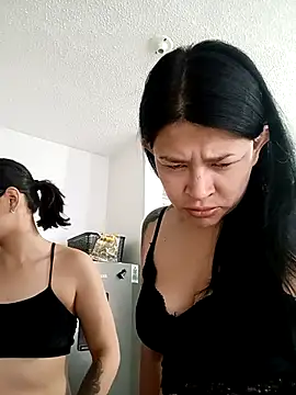 Snapshot of bri_ali chatting on 02/21/25, 02:27 bri ali online show from 02/21/25, 02:27