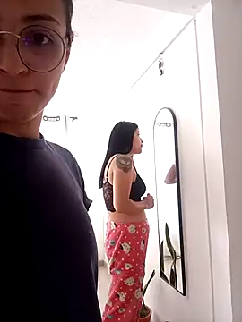 Snapshot of bri_ali chatting on 03/17/25, 02:45 bri ali online show from 03/17/25, 02:45