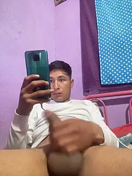 Snapshot of EduardoEspinoza12 chatting on 03/07/25, 05:40 EduardoEspinoza12 online show from 03/07/25, 05:40