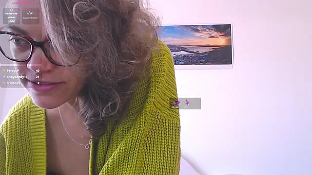 Snapshot of Ju-Hot chatting on 03/19/25, 03:08 Ju-Hot online show from 03/19/25, 03:08