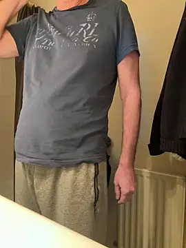 vincent1522 online show from 02/15/25, 01:49