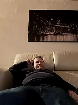 Snapshot of Pourleplasirs chatting on 02/13/25, 01:19 Pourleplasirs online show from 02/13/25, 01:19