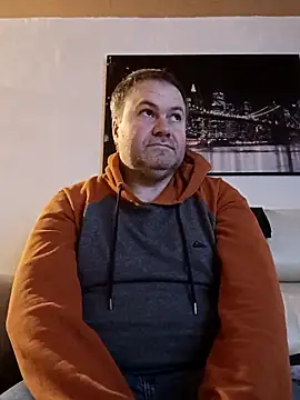 Snapshot of Pourleplasirs chatting on 02/19/25, 10:20 Pourleplasirs online show from 02/19/25, 10:20