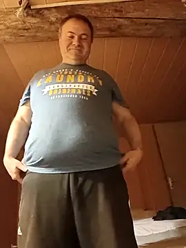 Snapshot of Pourleplasirs chatting on 03/08/25, 12:11 Pourleplasirs online show from 03/08/25, 12:11