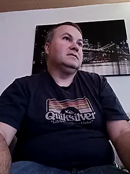 Snapshot of Pourleplasirs chatting on 11/11/25, 01:11 Pourleplasirs online show from 11/11/25, 01:11