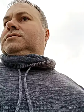 Snapshot of Pourleplasirs chatting on 11/13/25, 11:42 Pourleplasirs online show from 11/13/25, 11:42