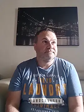 Snapshot of Pourleplasirs chatting on 11/17/25, 02:01 Pourleplasirs online show from 11/17/25, 02:01