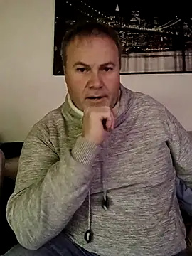 Snapshot of Pourleplasirs chatting on 11/30/25, 09:30 Pourleplasirs online show from 11/30/25, 09:30