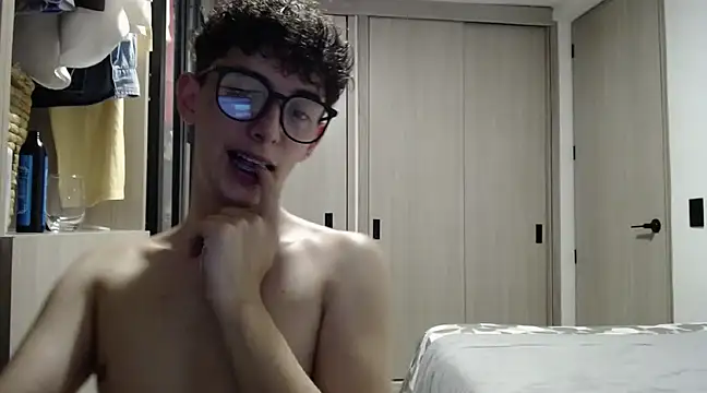 miketwink online show from 03/17/25, 01:14