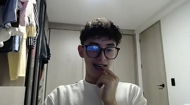 miketwink online show from 03/18/25, 01:00