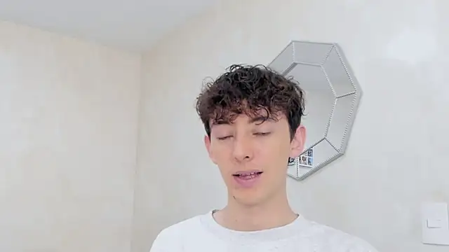 miketwink online show from 12/15/25, 09:52