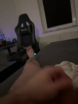 Snapshot of Mo_2003 chatting on 02/08/25, 02:58 Mo 2003 online show from 02/08/25, 02:58