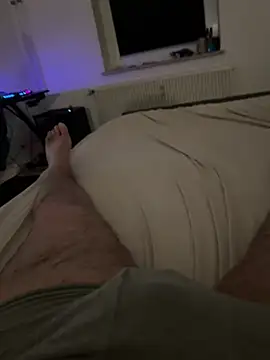 Snapshot of Mo_2003 chatting on 03/09/25, 10:08 Mo 2003 online show from 03/09/25, 10:08