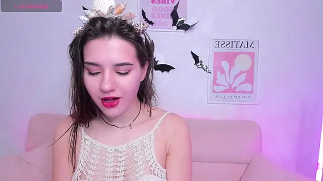 Snapshot of Sweetie_Catt chatting on 10/31/25, 08:48 Sweetie Catt online show from 10/31/25, 08:48