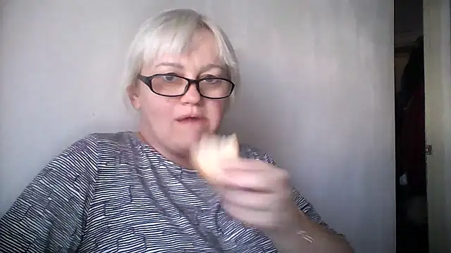 Snapshot of Mayya4321 chatting on 09/24/25, 11:02 Mayya4321 online show from 09/24/25, 11:02