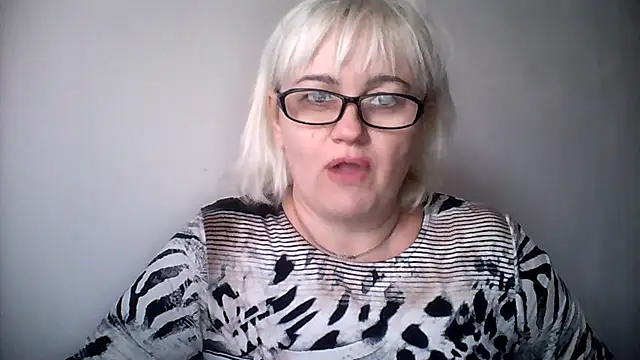 Snapshot of Mayya4321 chatting on 09/29/25, 12:43 Mayya4321 online show from 09/29/25, 12:43