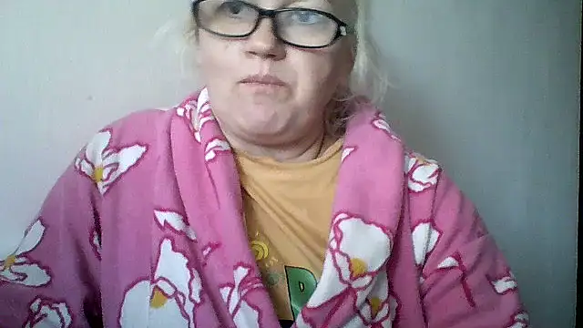 Snapshot of Mayya4321 chatting on 10/26/25, 07:25 Mayya4321 online show from 10/26/25, 07:25