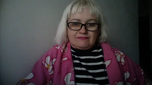 Snapshot of Mayya4321 chatting on 10/27/25, 12:31 Mayya4321 online show from 10/27/25, 12:31