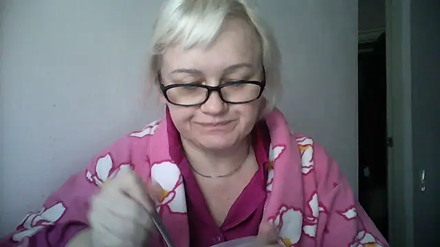 Snapshot of Mayya4321 chatting on 11/09/25, 08:56 Mayya4321 online show from 11/09/25, 08:56