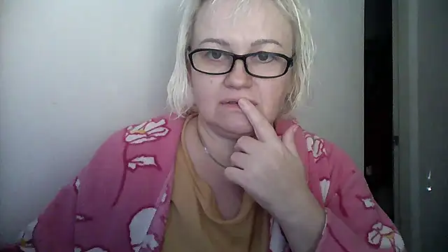 Snapshot of Mayya4321 chatting on 11/11/25, 06:13 Mayya4321 online show from 11/11/25, 06:13