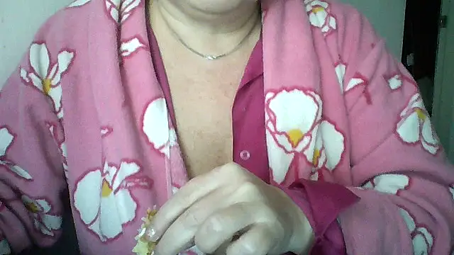 Snapshot of Mayya4321 chatting on 11/18/25, 10:20 Mayya4321 online show from 11/18/25, 10:20