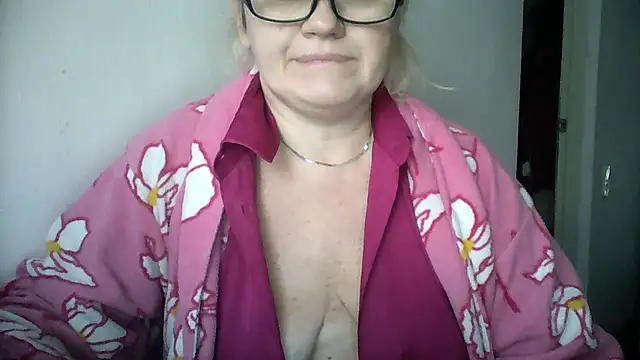 Snapshot of Mayya4321 chatting on 11/23/25, 08:03 Mayya4321 online show from 11/23/25, 08:03