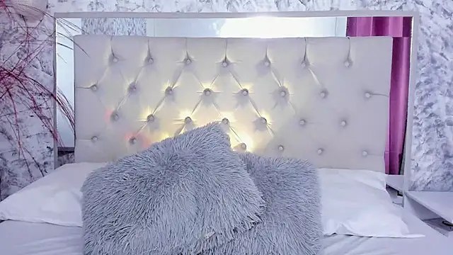 Ariana greenblat online show from 09/11/25, 04:18