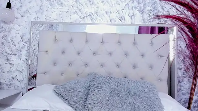 Ariana greenblat online show from 09/29/25, 04:23