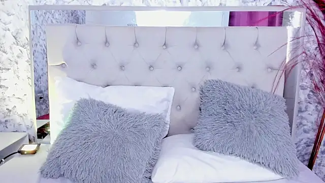 Ariana greenblat online show from 10/09/25, 04:27