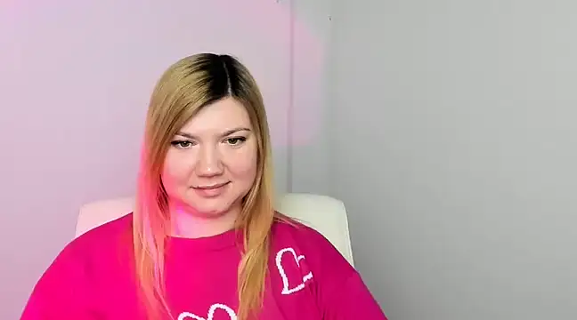 Snapshot of Lola_moree chatting on 02/05/25, 03:31 Lola moree online show from 02/05/25, 03:31