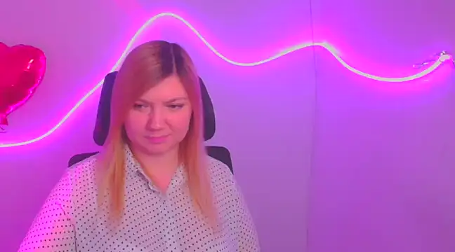 Snapshot of Lola_moree chatting on 02/21/25, 01:00 Lola moree online show from 02/21/25, 01:00