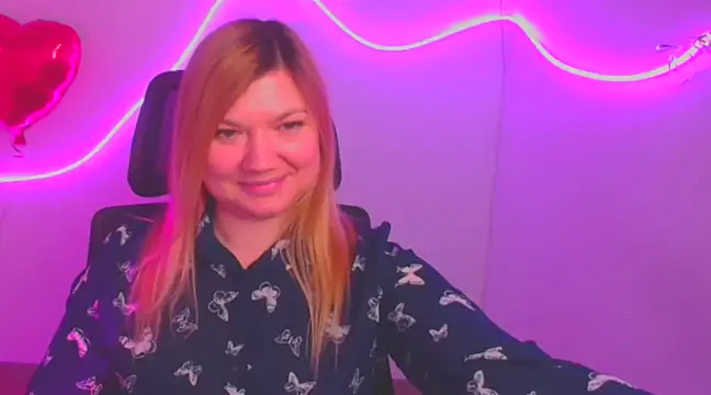 Snapshot of Lola_moree chatting on 02/22/25, 09:45 Lola moree online show from 02/22/25, 09:45