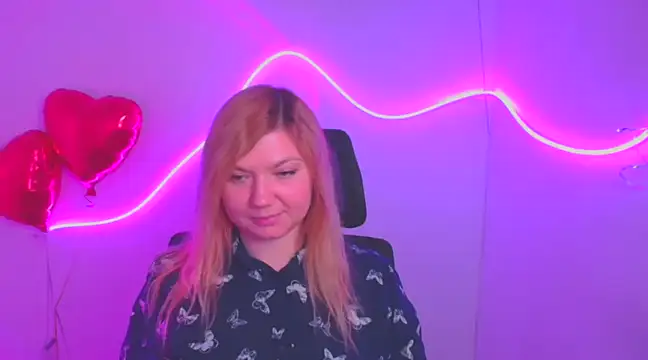 Snapshot of Lola_moree chatting on 02/27/25, 09:43 Lola moree online show from 02/27/25, 09:43