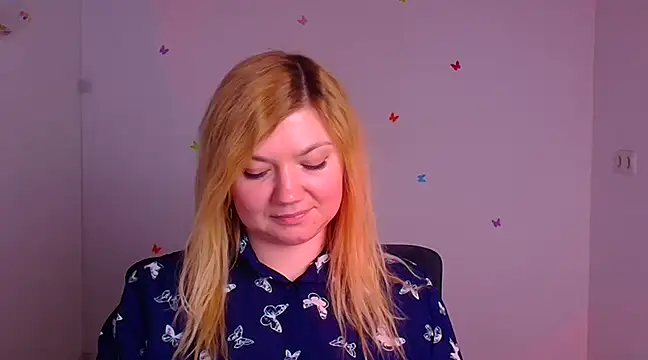 Snapshot of Lola_moree chatting on 02/27/25, 12:45 Lola moree online show from 02/27/25, 12:45