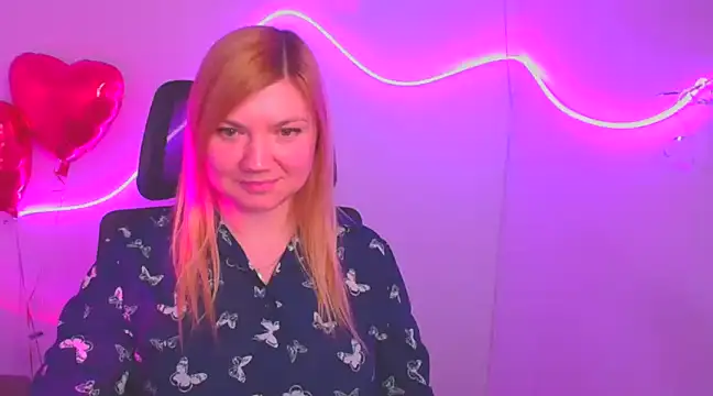 Snapshot of Lola_moree chatting on 03/05/25, 03:40 Lola moree online show from 03/05/25, 03:40