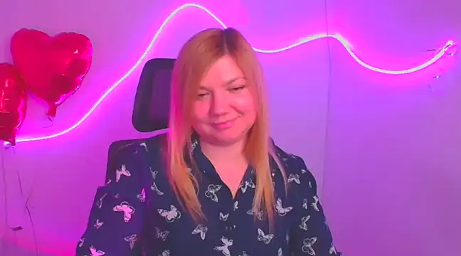 Snapshot of Lola_moree chatting on 03/09/25, 03:27 Lola moree online show from 03/09/25, 03:27