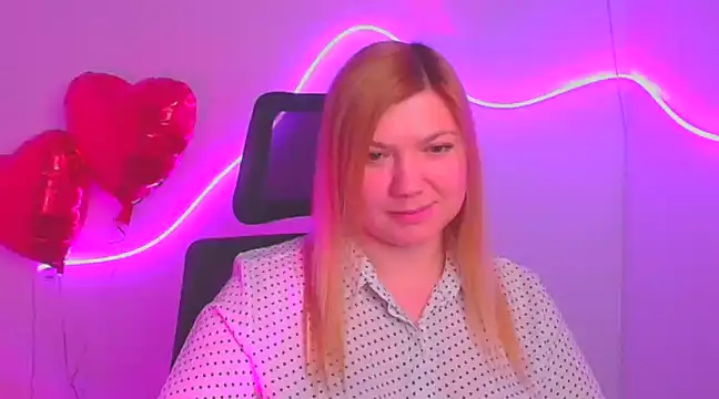 Snapshot of Lola_moree chatting on 03/10/25, 03:20 Lola moree online show from 03/10/25, 03:20