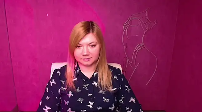 Snapshot of Lola_moree chatting on 03/13/25, 12:35 Lola moree online show from 03/13/25, 12:35