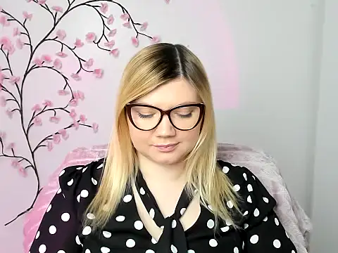 Lola moree online show from 12/21/25, 12:45