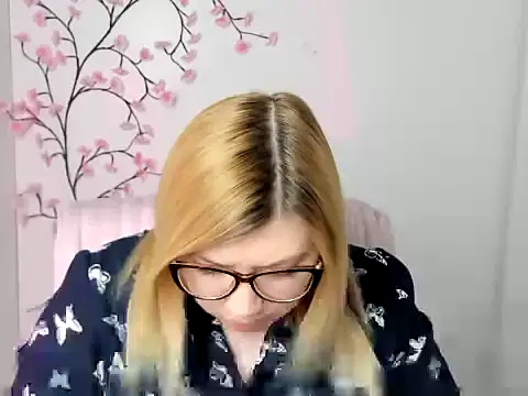 Lola moree online show from 04/28/26, 11:37