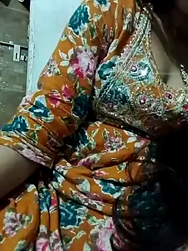 saaniya online show from 10/18/25, 08:09